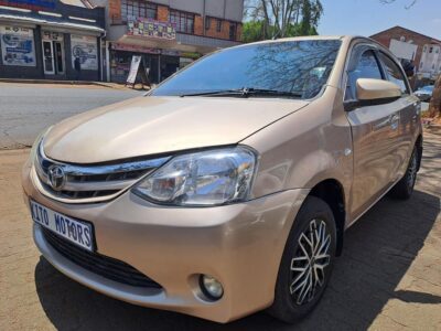 2015 TOYOTA ETIOS 1.5 HATCHBACK MANUAL